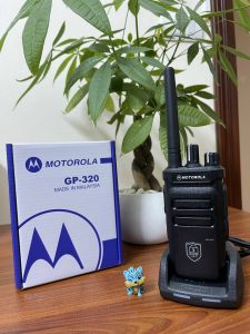 bo-dam-cam-tay-motorola-gp-320-gia-re-chat-luong-cuc-tot